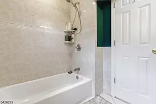 86 Hiawatha Blvd, Parsippany, NJ 07034 - Photo 10