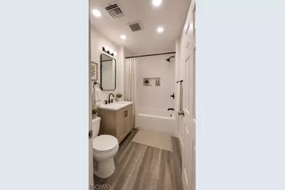 144 W 2nd Ave 1st Flr, Roselle, NJ 07203 - Photo 10