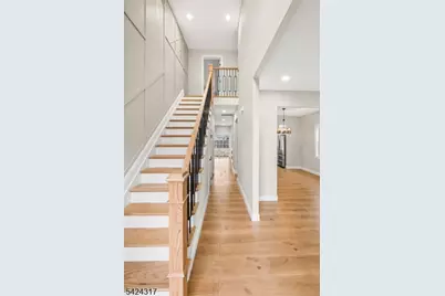 44 Melrose Dr, Livingston, NJ 07039 - Photo 10