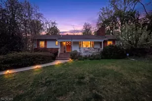 7 Squire Ln, Wayne, NJ 07470 - Photo 2
