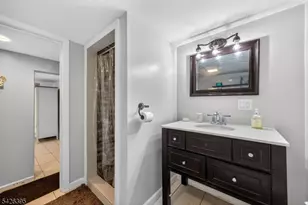 7 Squire Ln, Wayne, NJ 07470 - Photo 34
