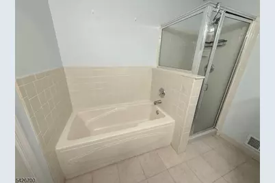 27 Columbus Dr, Franklin Township, NJ 08823 - Photo 12