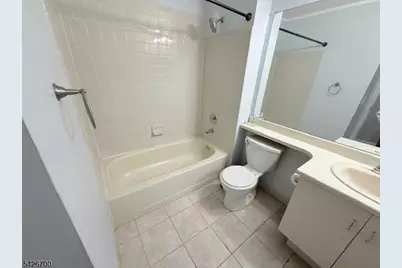 27 Columbus Dr, Franklin Township, NJ 08823 - Photo 10