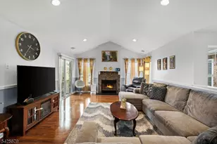 123 Chariot Ct, Piscataway Township, NJ 08854 - Photo 4