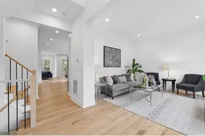 32 W McClellan Ave, Livingston, NJ 07039 - Photo 10