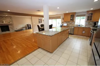 7 Stuart St, Waldwick, NJ 07463 - Photo 14
