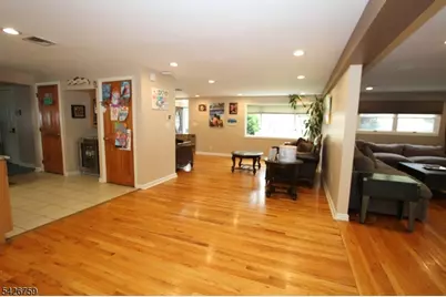 7 Stuart St, Waldwick, NJ 07463 - Photo 22