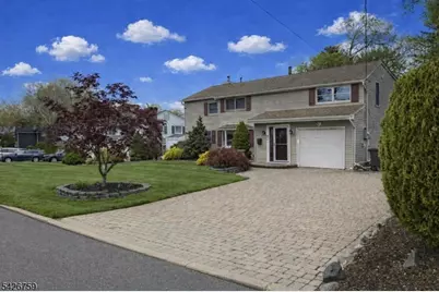 7 Stuart St, Waldwick, NJ 07463 - Photo 2