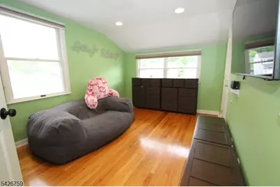7 Stuart St, Waldwick, NJ 07463 - Photo 32