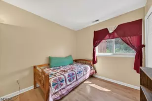 23 Wimbledon Dr, Vernon, NJ 07462 - Photo 6