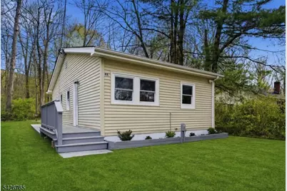 46 Wildwood Rd, Jefferson Township, NJ 07438 - Photo 1