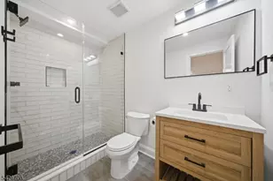 28 Irving St, Montclair, NJ 07042 - Photo 32