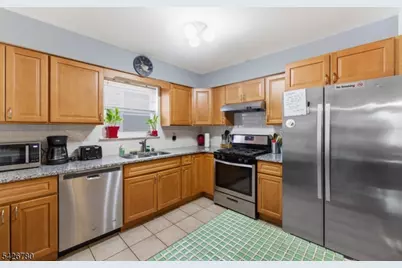 286 Mayor Gibson, Newark, NJ 07104 - Photo 12