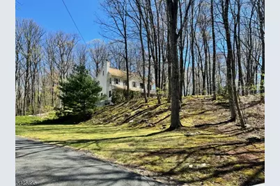 32 Saint Bernards Rd, Rockaway Township, NJ 07885 - Photo 2