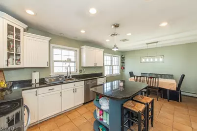 24 Valley View Trl, Sparta Township, NJ 07871 - Photo 4