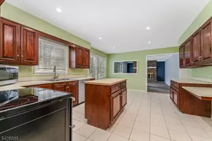 894 Ardsley Ln, Bridgewater, NJ 08807 - Photo 10