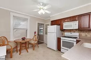 4 Claremont Pl, Montclair, NJ 07042 - Photo 4