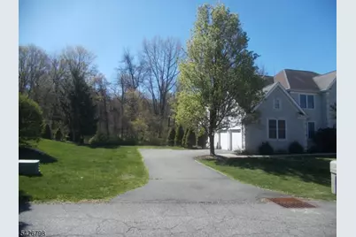 11 Shadow Hill Way, Washington Township, NJ 07840 - Photo 2