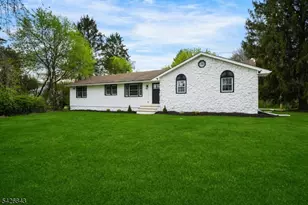 29 Ironia Rd, Chester, NJ 07836 - Photo 2