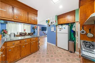 278 North Dr, North Plainfield, NJ 07060 - Photo 4