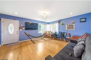 278 North Dr, North Plainfield, NJ 07060 - Photo 2