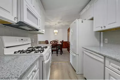 846 Riverside Ave #202, Lyndhurst Township, NJ 07071 - Photo 12