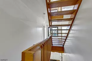 846 Riverside Ave, Lyndhurst Township, NJ 07071 - Photo 4