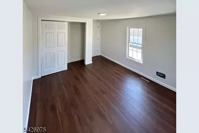 8 Hampton St #B, Newton, NJ 07860 - Photo 4
