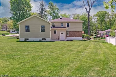 15 Wilson Dr, Berkeley Heights Township, NJ 07922 - Photo 2