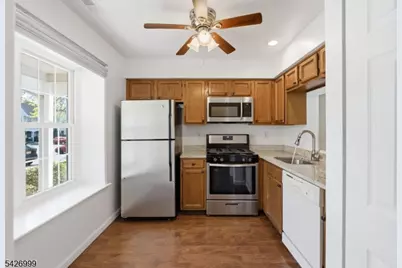 55 Oswestry Way, Franklin Township, NJ 08873 - Photo 2