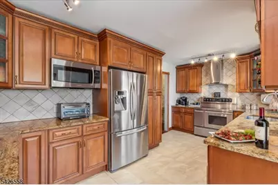 544 W 8th St, Plainfield City, NJ 07060 - Photo 12