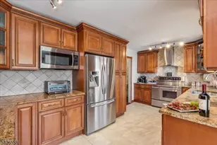 544 W 8th St, Plainfield City, NJ 07060 - Photo 12
