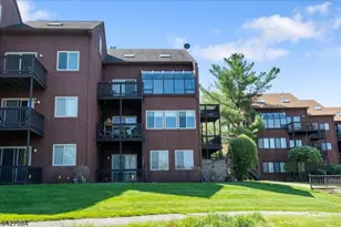 6 Falkenstein Dr, Vernon, NJ 07462 - Photo 2