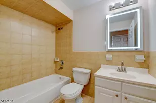 15-21 Oraton St, Newark, NJ 07104 - Photo 24