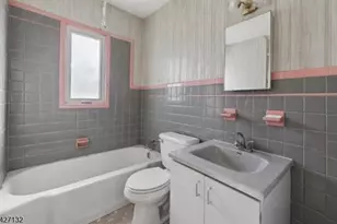 1221 Oak Pl, Union Township, NJ 07083 - Photo 20