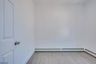 520 E Jersey St, Elizabeth, NJ 07206 - Photo 14
