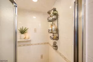 188 Kerrigan Blvd, Newark, NJ 07106 - Photo 8