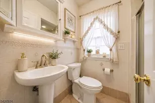 188 Kerrigan Blvd, Newark, NJ 07106 - Photo 22