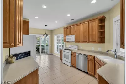 282 Longwood Ln, Franklin Township, NJ 08873 - Photo 6