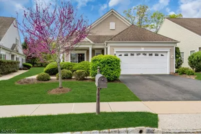 282 Longwood Ln, Franklin Township, NJ 08873 - Photo 4