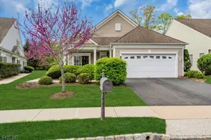 282 Longwood Ln, Franklin Township, NJ 08873 - Photo 4