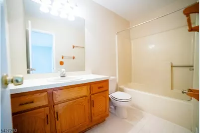343 Falcon Ridge Way, Hamburg, NJ 07419 - Photo 16