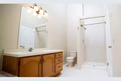 343 Falcon Ridge Way, Hamburg, NJ 07419 - Photo 12