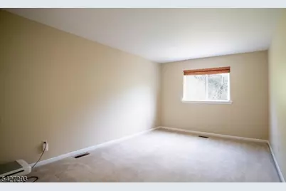343 Falcon Ridge Way, Hamburg, NJ 07419 - Photo 24