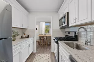 36 Hawthorne Pl, Montclair, NJ 07042 - Photo 4