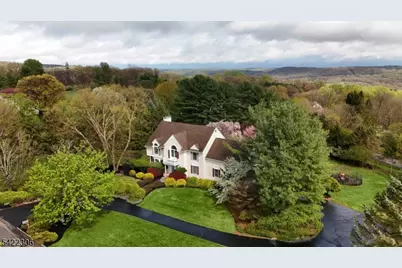 39 Squire Hill Rd, Washington Township, NJ 07853 - Photo 2