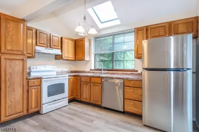 1006 Bryan Ct, Mine Hill Twp., NJ 07803 - Photo 4