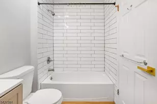 166 Sapphire Ln, Franklin Township, NJ 08823 - Photo 22