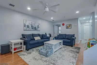 48 Buchanon Ct, West Orange Township, NJ 07052 - Photo 4