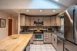 44 Venetian Dr, Jefferson Township, NJ 07849 - Photo 8